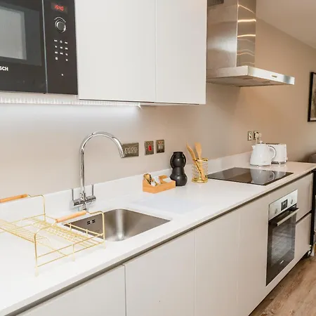 Vichy - The Glass House Vip Luxury Stay With Gym, Cinema & Gaming Rooms, And Work Space Access Kingston upon Hull Exterior photo