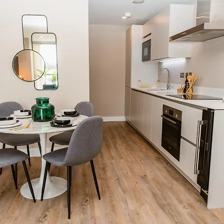 Vichy - The Glass House Vip Luxury Stay With Gym, Cinema & Gaming Rooms, And Work Space Access Kingston upon Hull Room photo