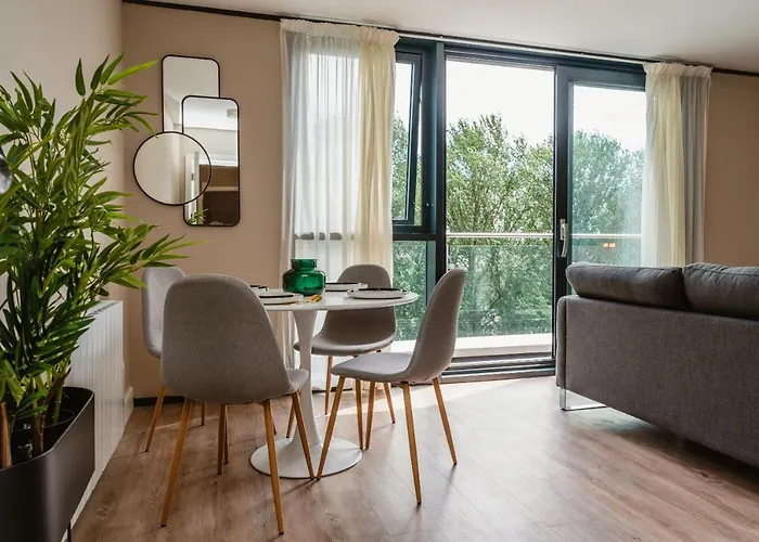 Vichy - The Glass House Vip Luxury Stay With Gym, Cinema & Gaming Rooms, And Work Space Access