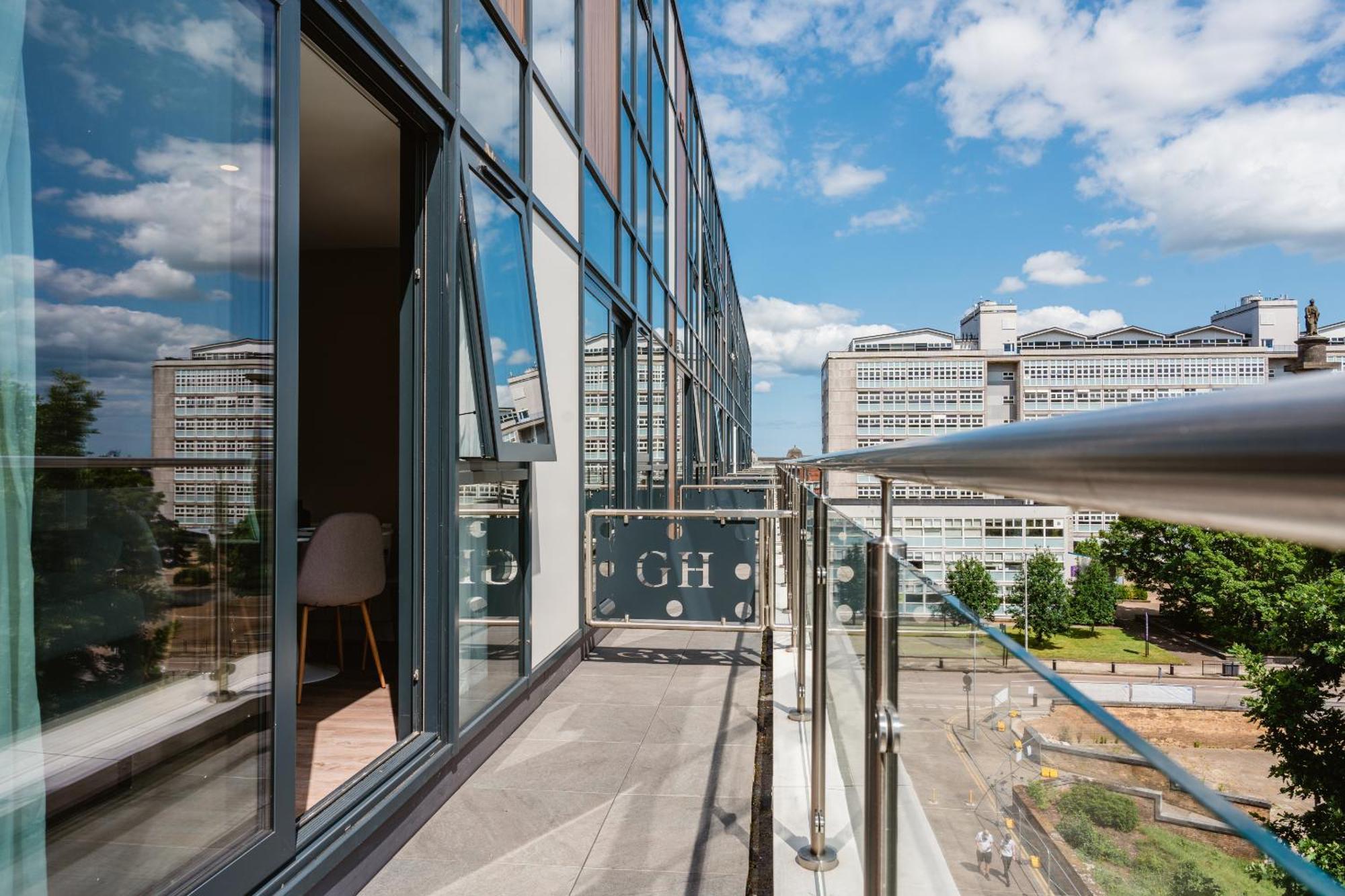 Vichy - The Glass House Vip Luxury With Gym, Cinema & Gaming Rooms, And Work Space Access