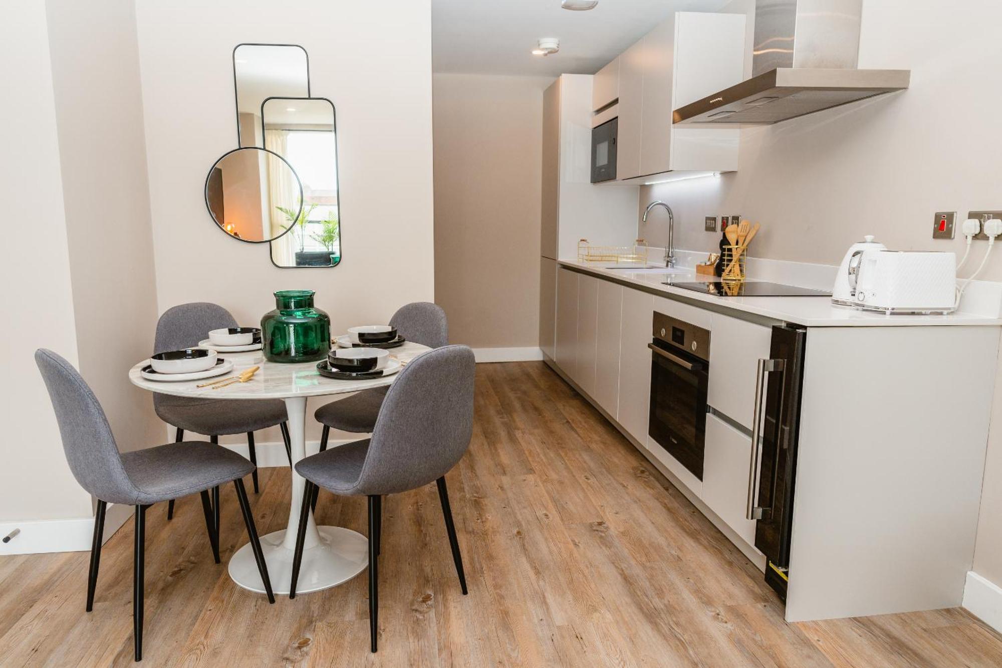 Vichy - The Glass House Vip Luxury With Gym, Cinema & Gaming Rooms, And Work Space Access