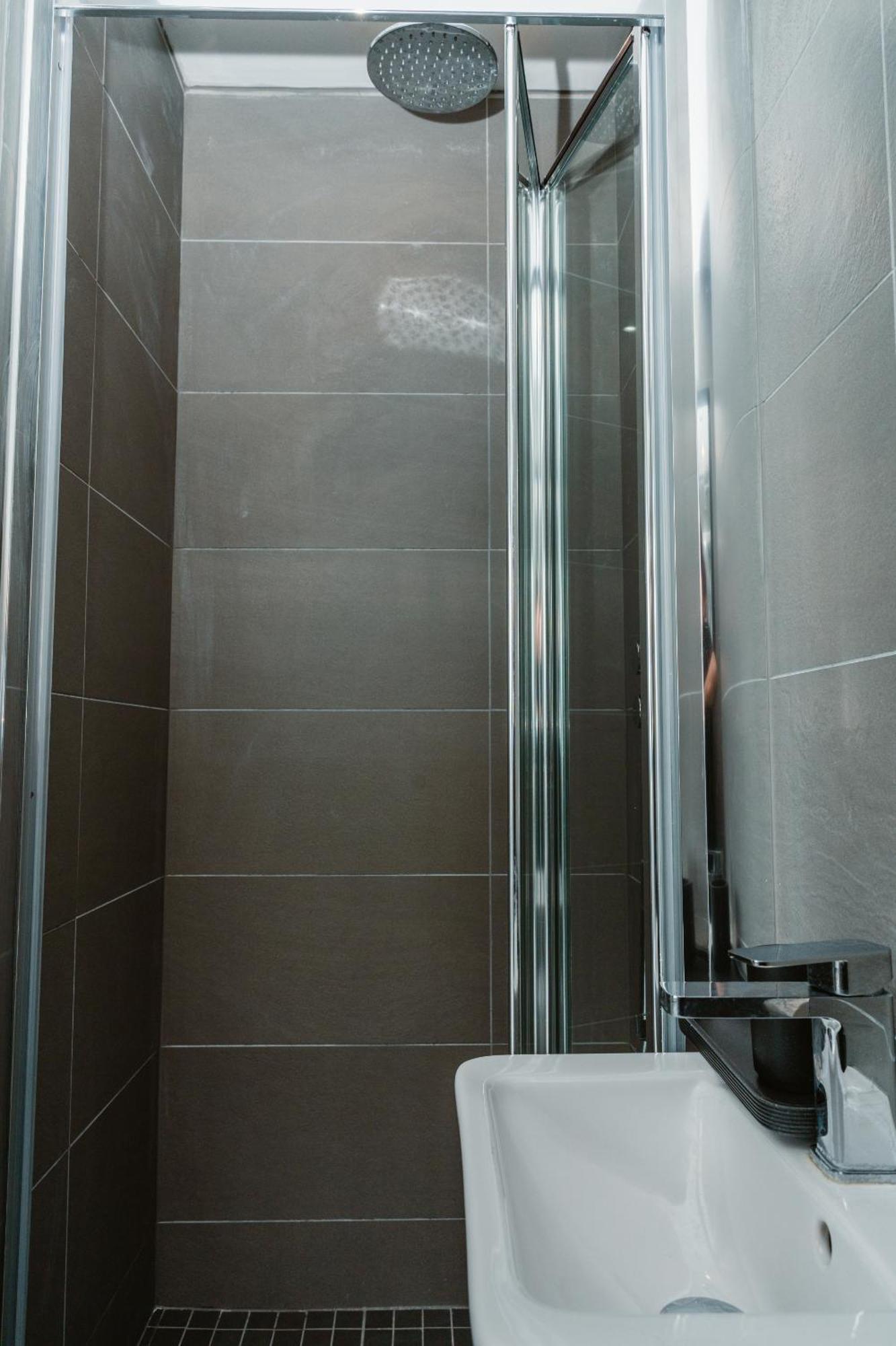 Vichy - The Glass House Vip Luxury With Gym, Cinema & Gaming Rooms, And Work Space Access