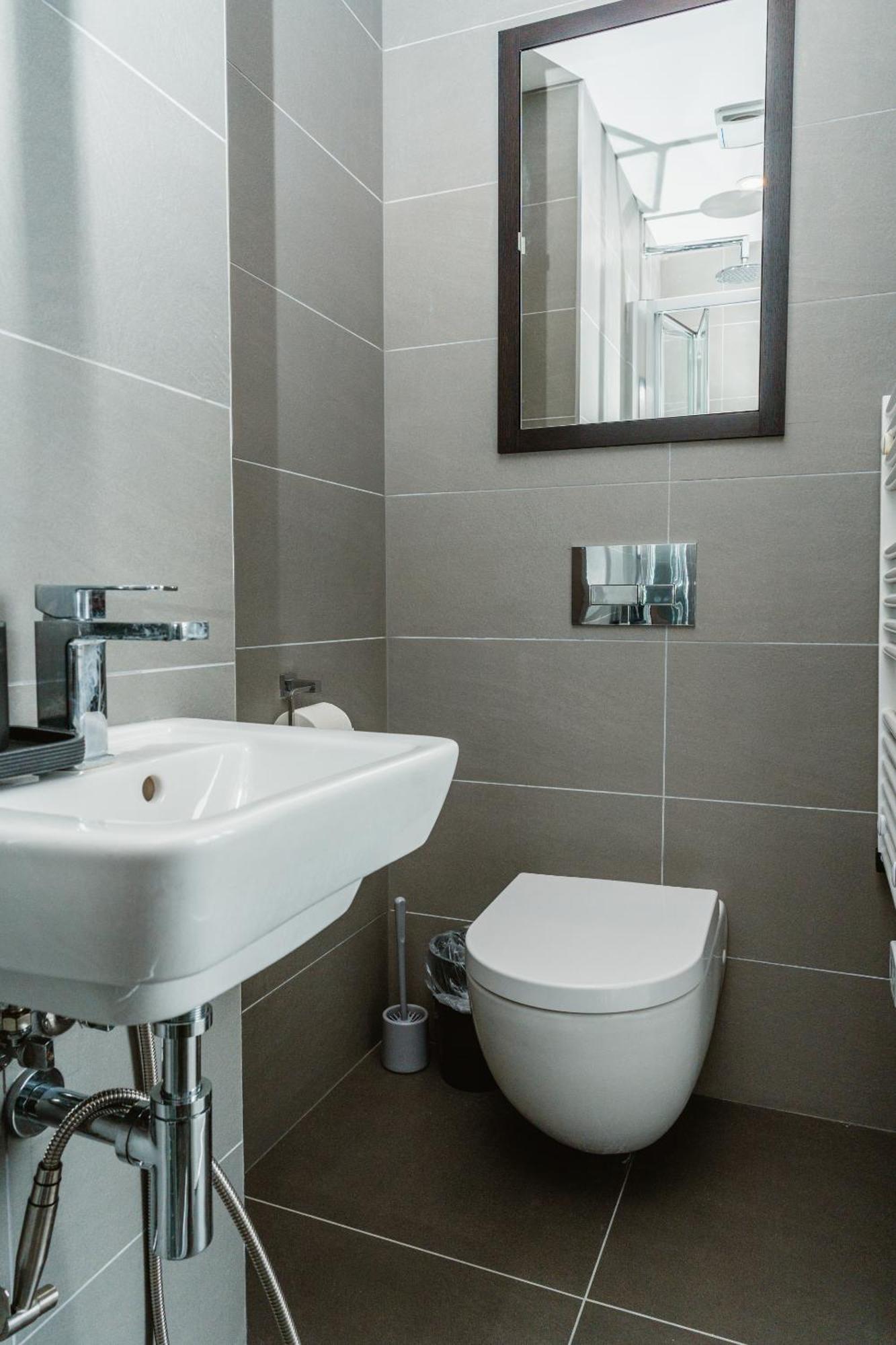 Vichy - The Glass House Vip Luxury With Gym, Cinema & Gaming Rooms, And Work Space Access Kingston upon Hull