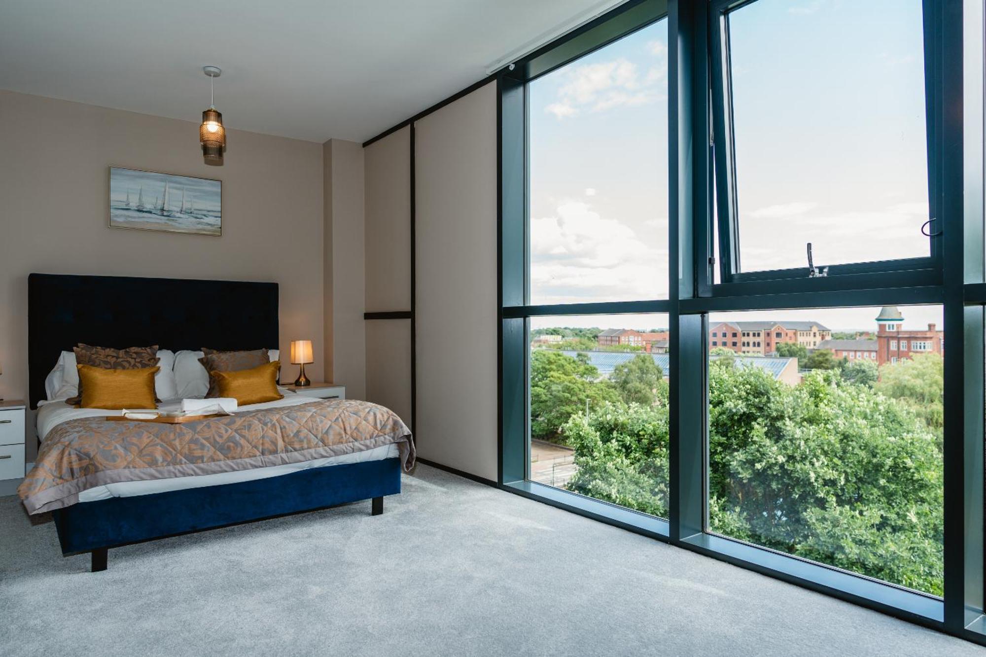 Vichy - The Glass House Vip Luxury With Gym, Cinema & Gaming Rooms, And Work Space Access Kingston upon Hull
