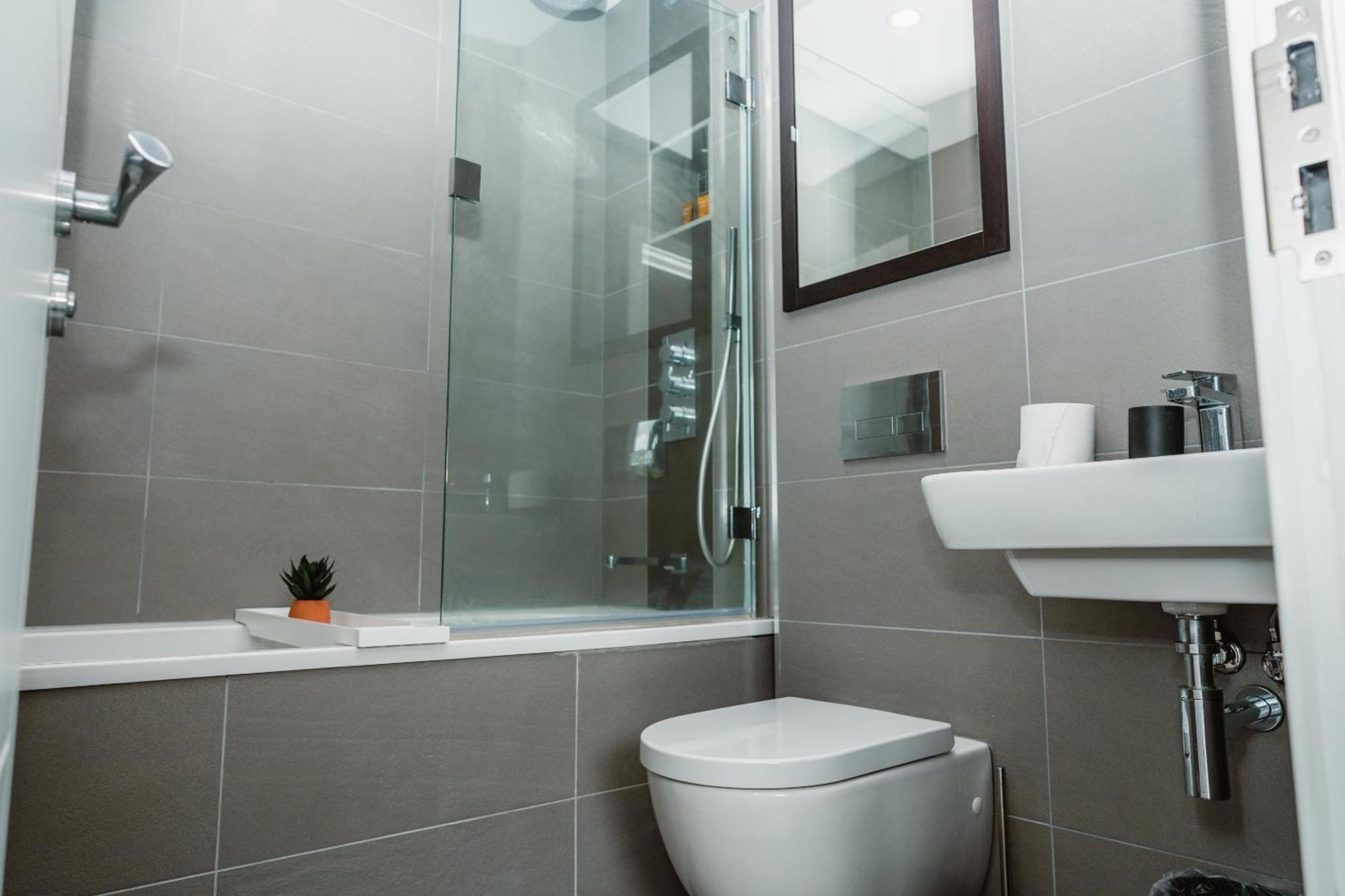 Vichy - The Glass House Vip Luxury With Gym, Cinema & Gaming Rooms, And Work Space Access