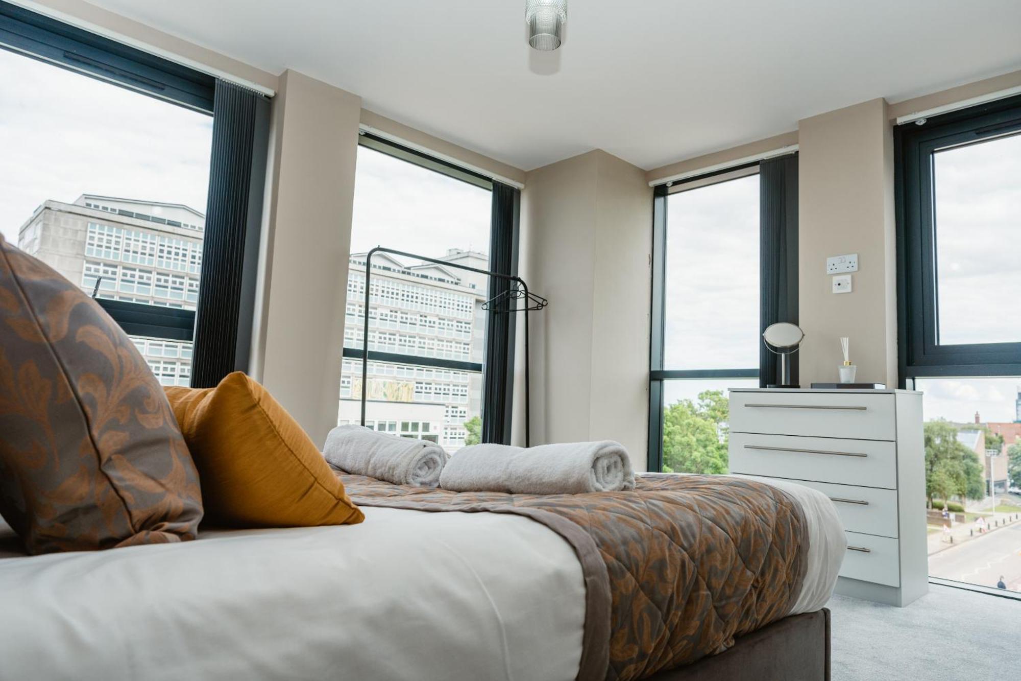 Vichy - The Glass House Vip Luxury With Gym, Cinema & Gaming Rooms, And Work Space Access Kingston upon Hull